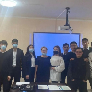 1 февраля 2022 года в учебном колледже имени М. Ауэзова в рамках программы Первого Президента РК «Болашаққа бағдар – рухани жаңғыру» в группе АЖН-20-1К прошел открытый час наставничества на тему «Рухани жаңғыру –будущее страны». Наставник группы Халмурато