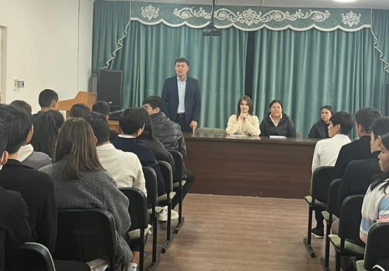 In order to prevent drug addiction, a meeting with specialists was held.