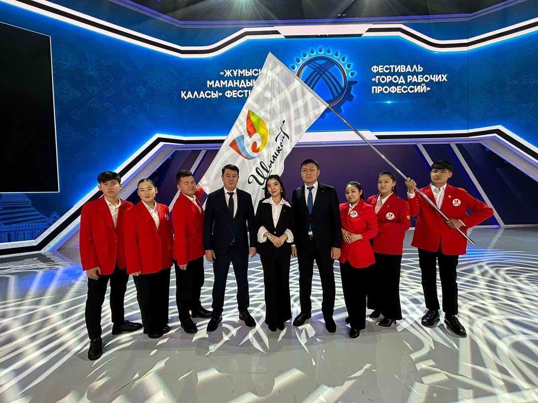 The Shymkent delegation stood out in red at the 