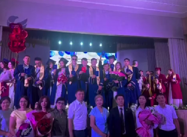 🎓 Today, the M. Auezov College held a graduation ceremony for the Class of 2025! 🎉