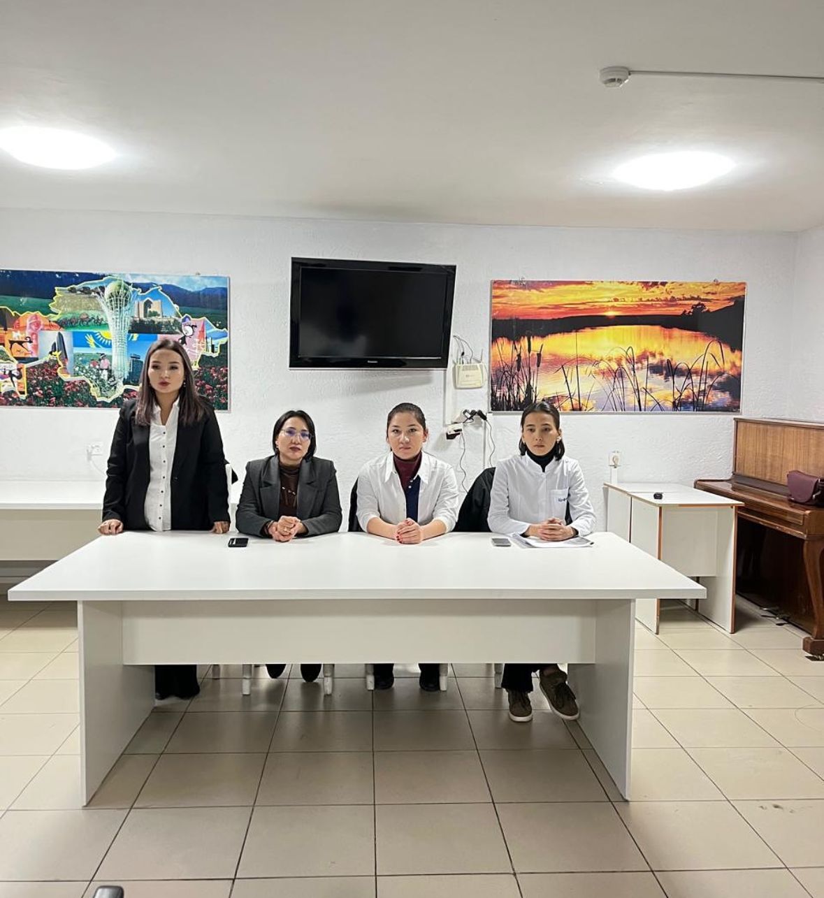 В общежитии №4 колледжа при Южно-Казахстанском университете имени М. Ауэзова были проведены разъяснительные работы среди подростков на тему «Профилактика ранней беременности».